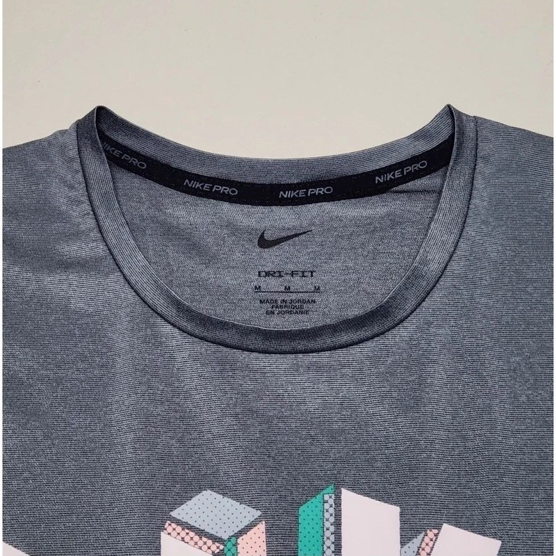 Nike Pro Dri-FIT Mens Medium Gray Heathered 3D Graphic Logo Short Sleeve T-Shirt gallery