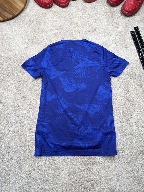 Under Armour Celliant Rush Tee Fitted Shirt Mens Small Blue Crew Spandex Stretch gallery