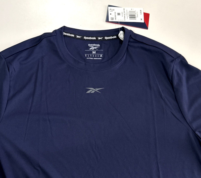 Reebok ID Train Short Sleeve Tech Tee Shirt Mens Size M Center Logo Navy Blue gallery
