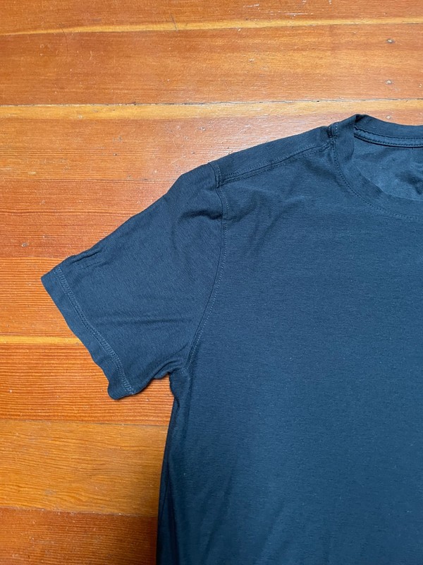 Vuori Strato Tech Short Sleeve Tee Navy Heather Men's Small Rrp $58 gallery
