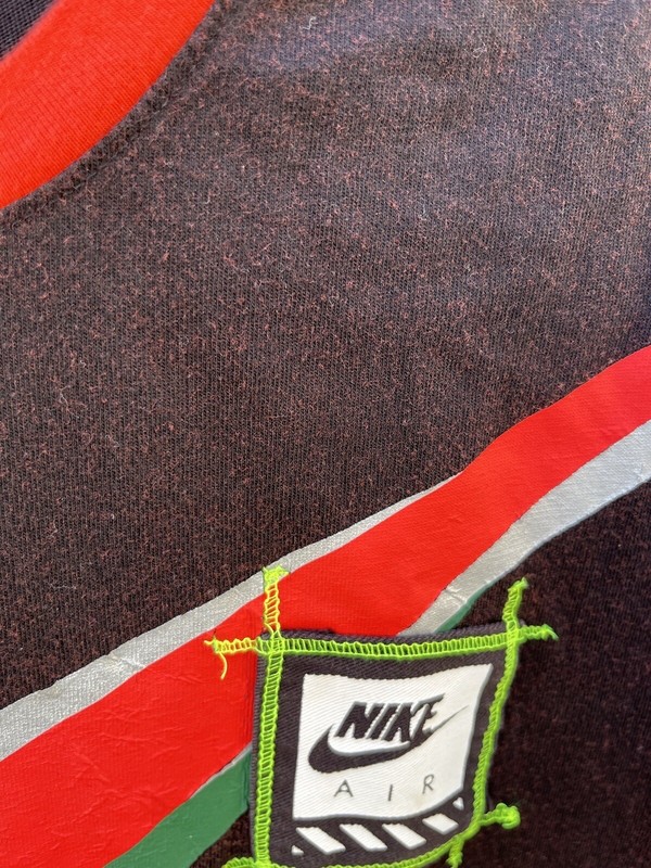 Men's Nike T-Shirt Multicolor Swish Logo L Active Streetwear Vibrant Gradient gallery