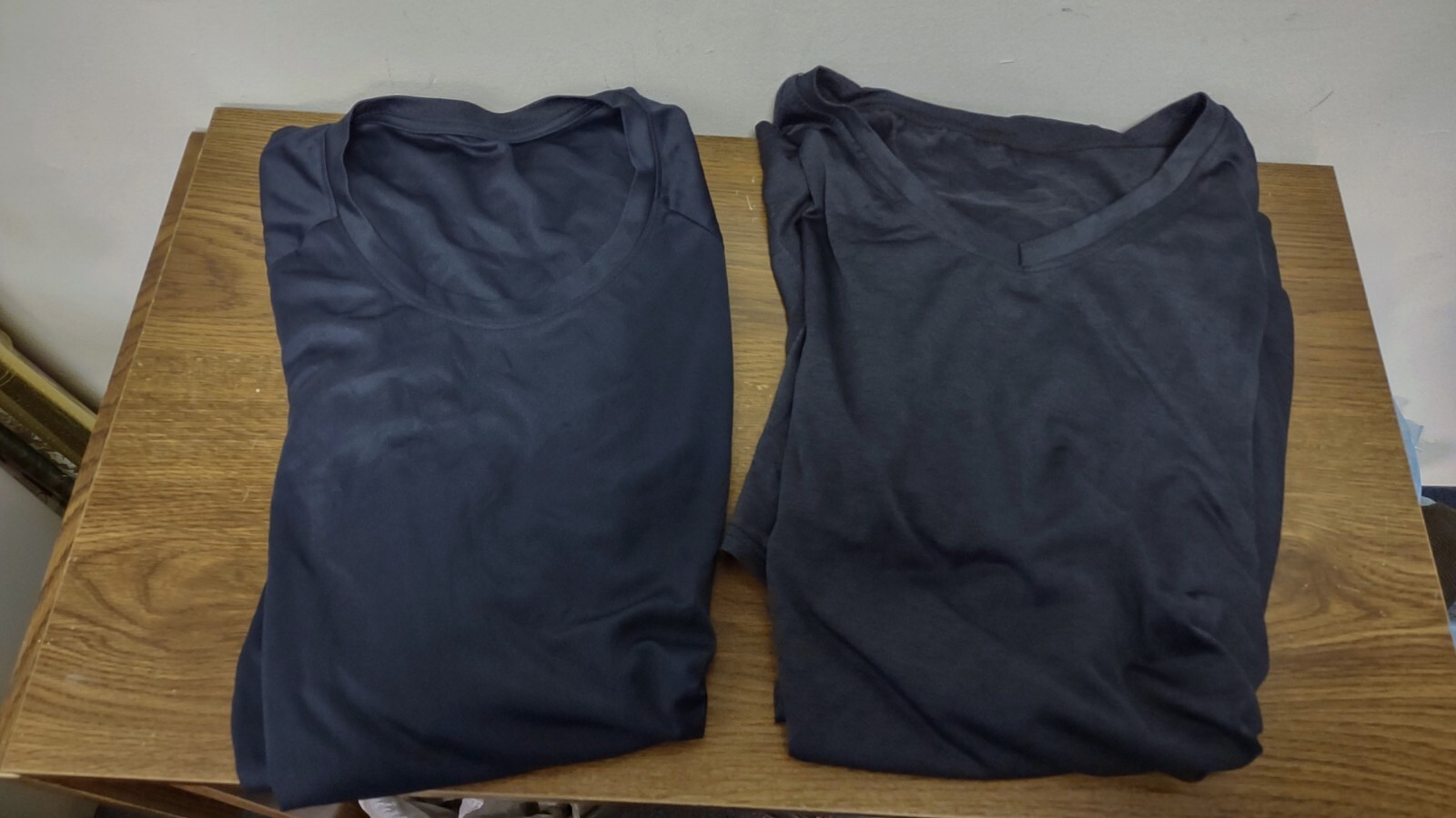 2 Unbranded Navy Blue Activewear T-Shirts Men's Sz 3XL Crew Neck V-Neck NO TAGS gallery