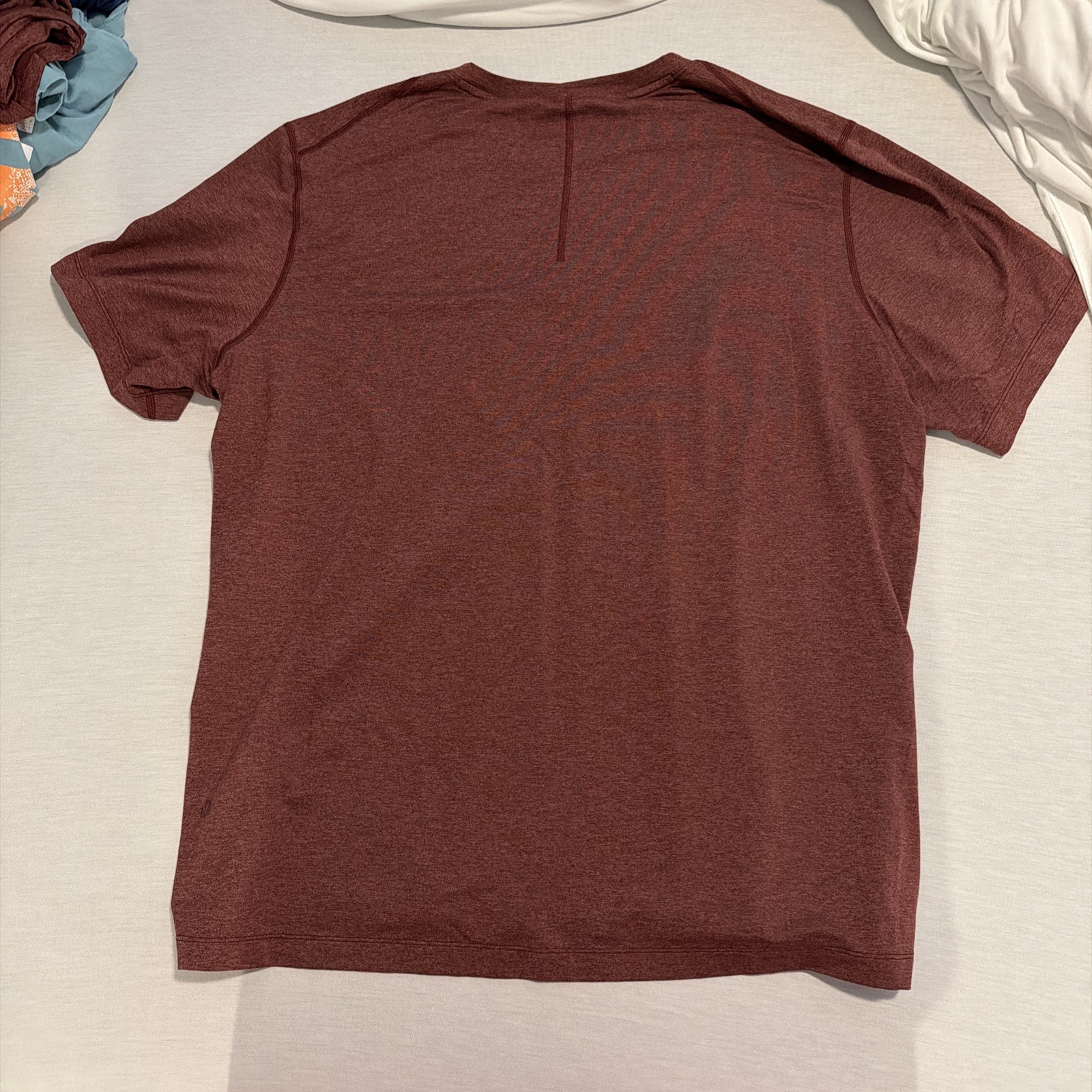 Lululemon Men’s Soft Jersey Short Sleeve Shirt 2XL Heather Red gallery