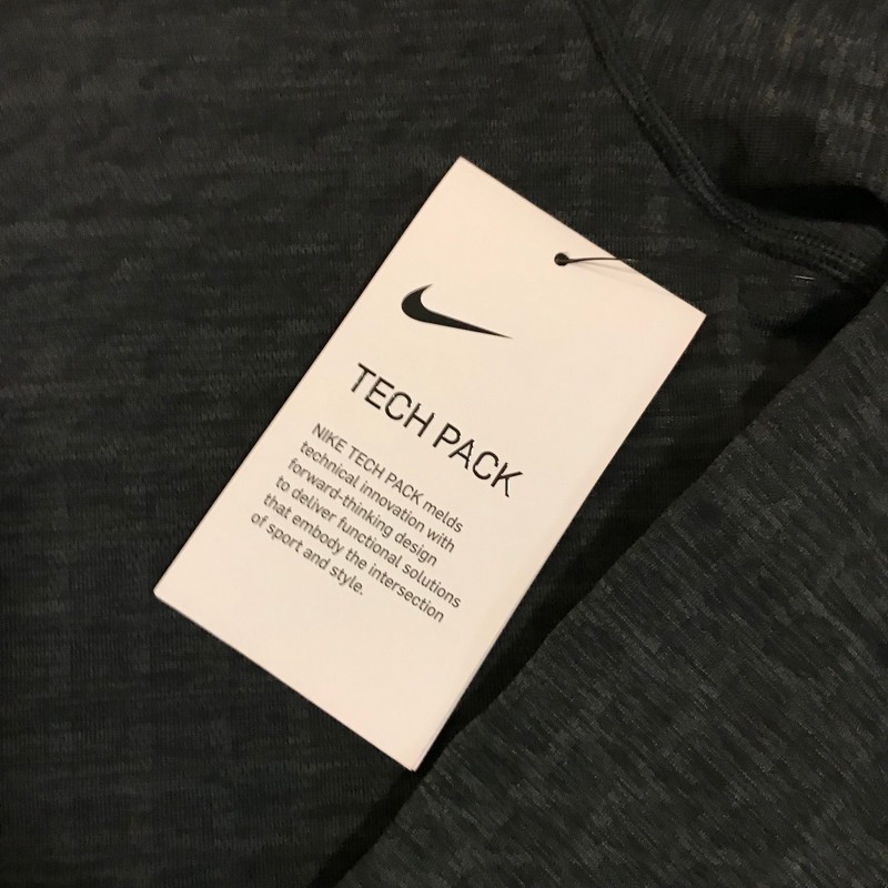 Men's NIke Pro Tech Pack Long Sleeve Running Shirt-Size: M (BV4503) gallery