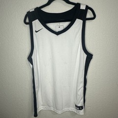 Nike! brand new with tag 1 00%! never worn! authentic!
