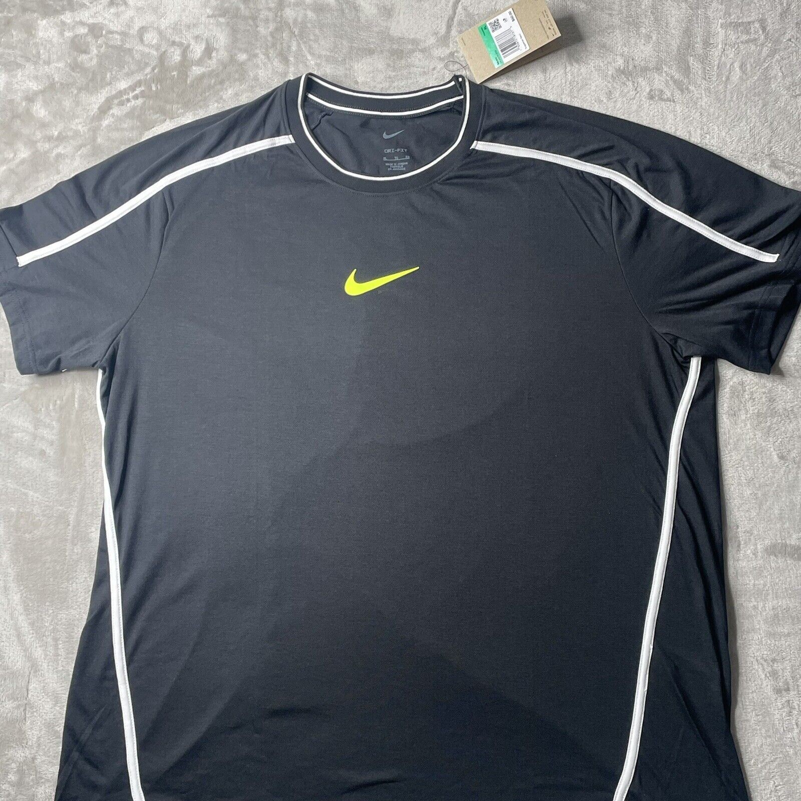 Nike Dri Fit Black/White/Volt Training SS Top Mens Size L (DR8820-010) gallery