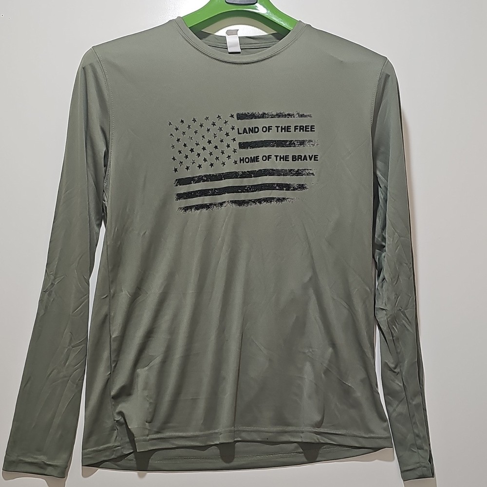 NWT Vapor Apparel Land of the Free Patriotic Men's Medium Long Sleeve Shirt