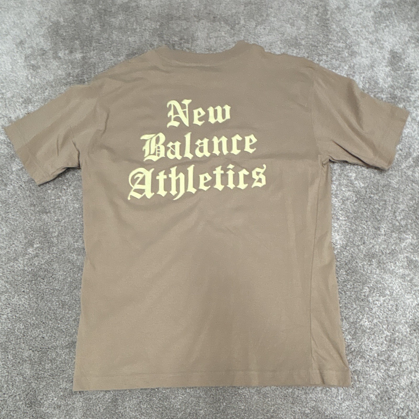 New Balance Beige Men's Medium Crew Neck Short Sleeve T-Shirt FREE SHIPPING gallery
