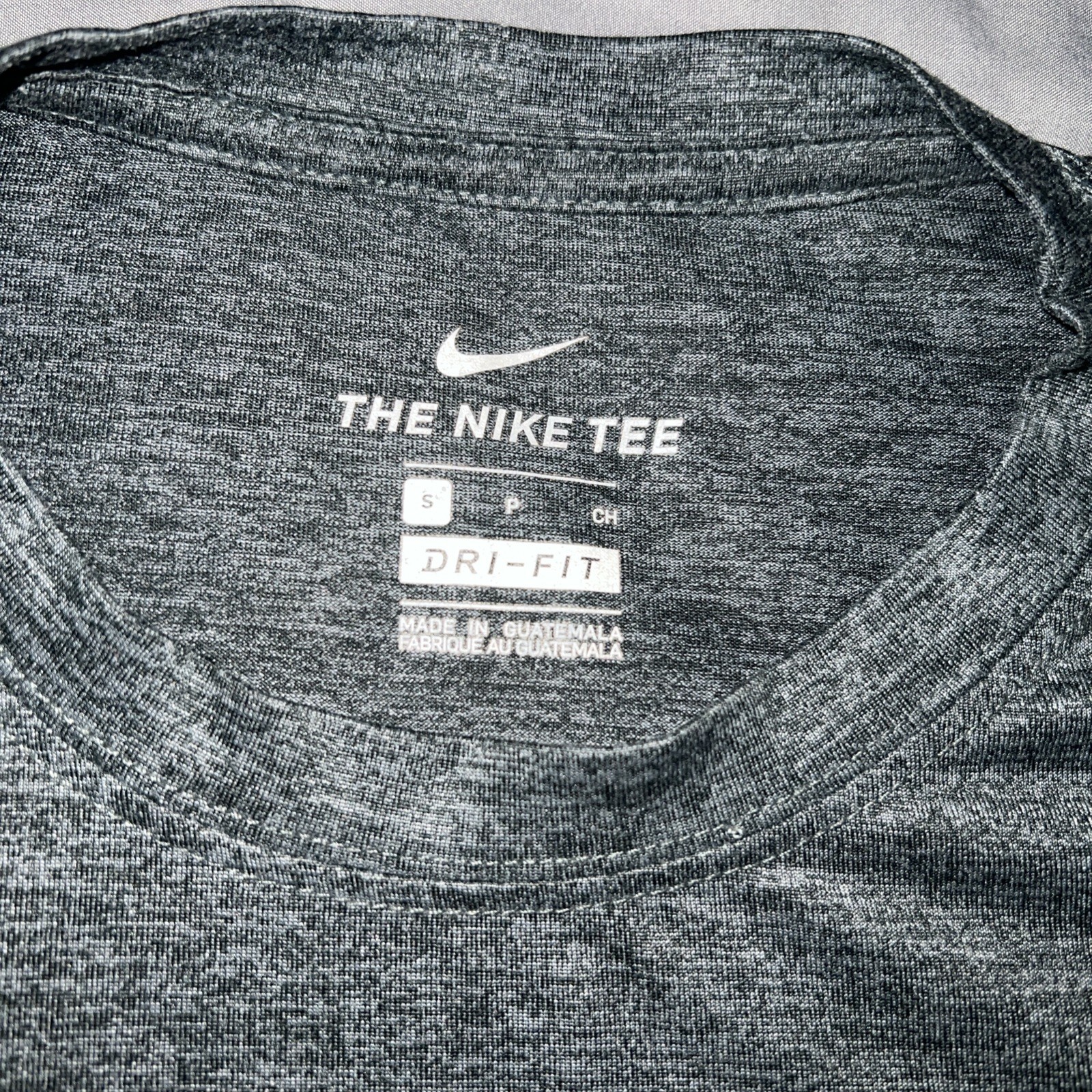 Nike T-Shirt Men's Size Large Gray Short Sleeve Dri-FIT Activewear Top Adult Tee gallery