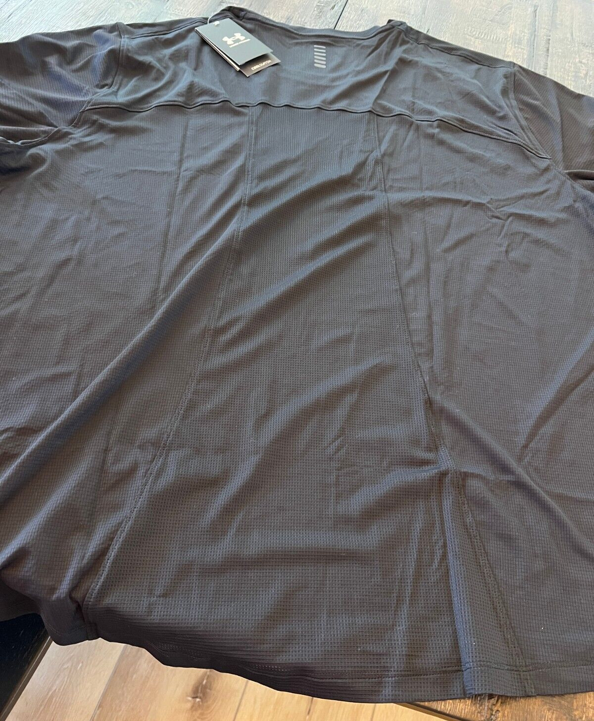NWT - Mens UNDER ARMOUR - Coolswitch - Fitted Black Short Sleeve Shirt (3XL) gallery