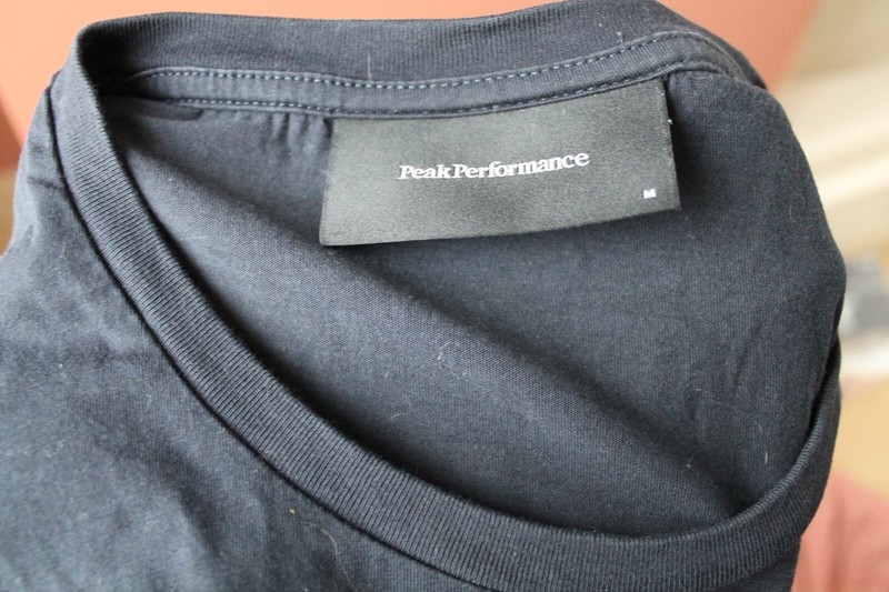 Peak Performance Navy Blue Men sz Med M Crew Neck Logo T shirt  ORIGI Tee Sweden gallery