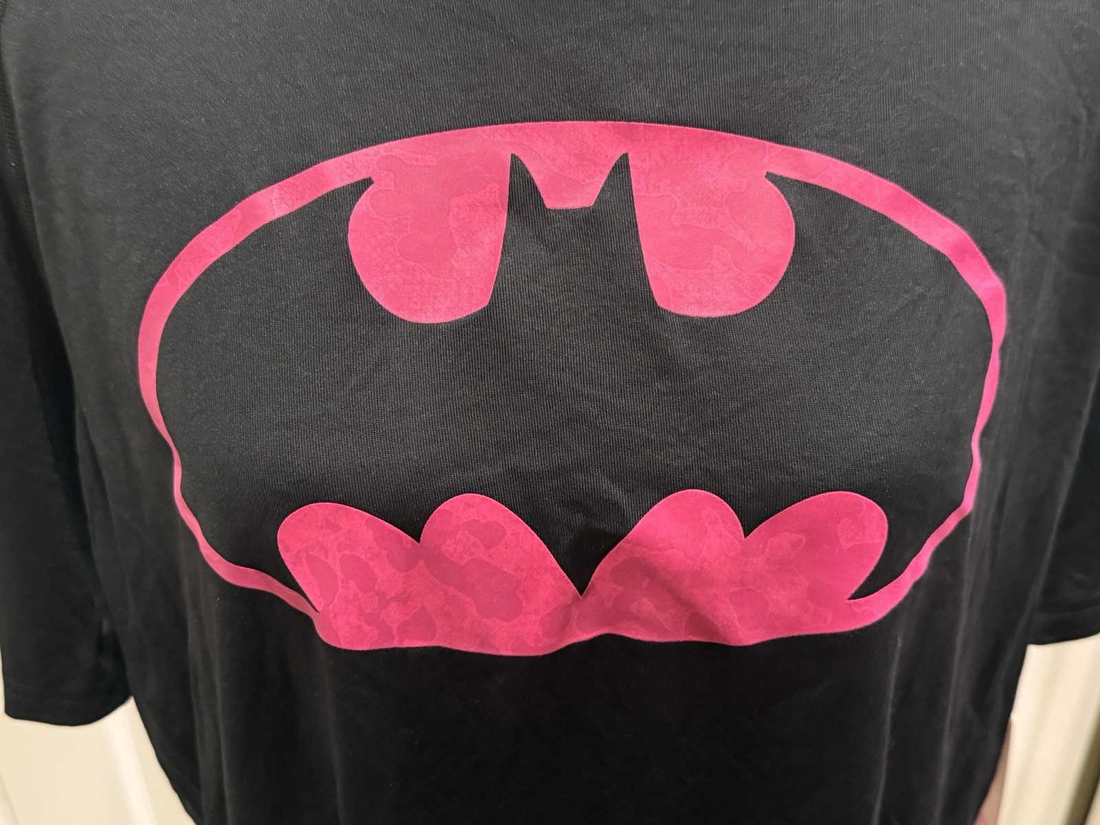 Under Armour Batman Shirt Men L Black Pink Logo DC Comics Loose Fit New w/tags gallery