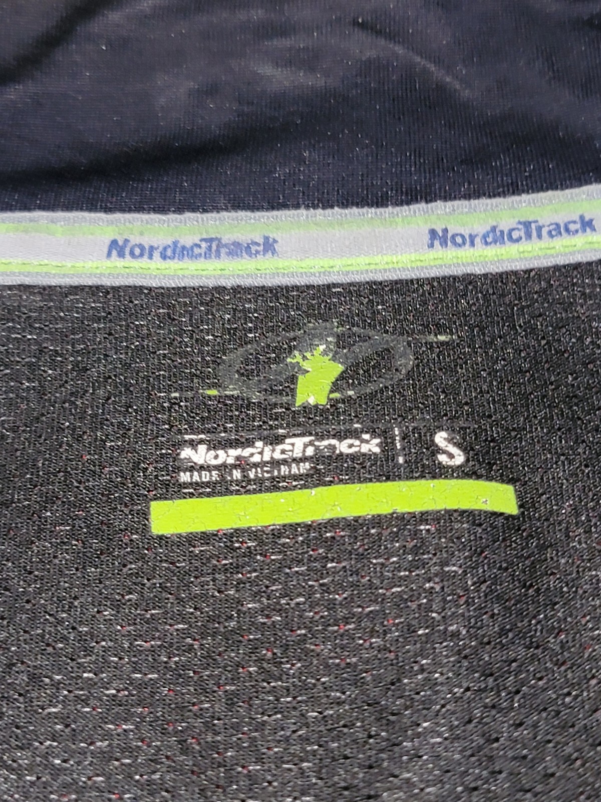 NordicTrack DRI Fit Mens Long Sleeve Activewear Top Size S Black Gray gallery
