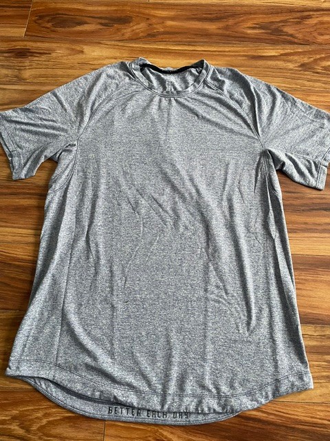 Lululemon Men's Short Sleeve Training Top, Gray, Medium Size gallery