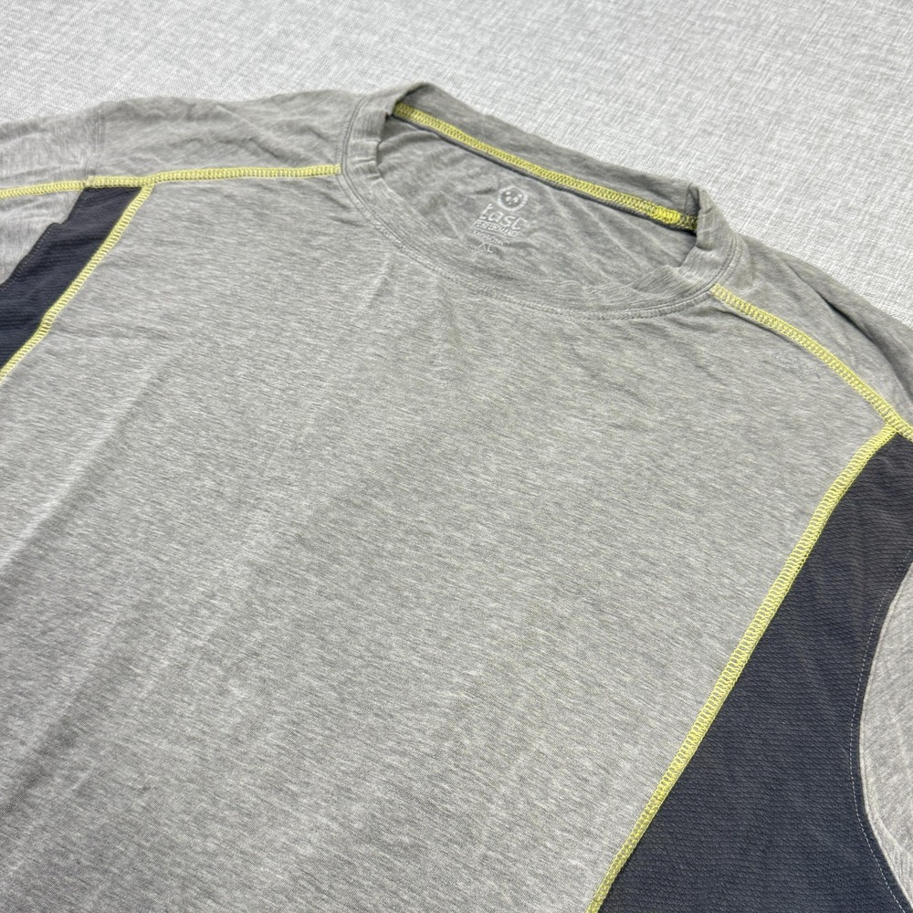 Tasc Performance Shirt Mens XL Gray Short Sleeve Crewneck Moisture Wicking