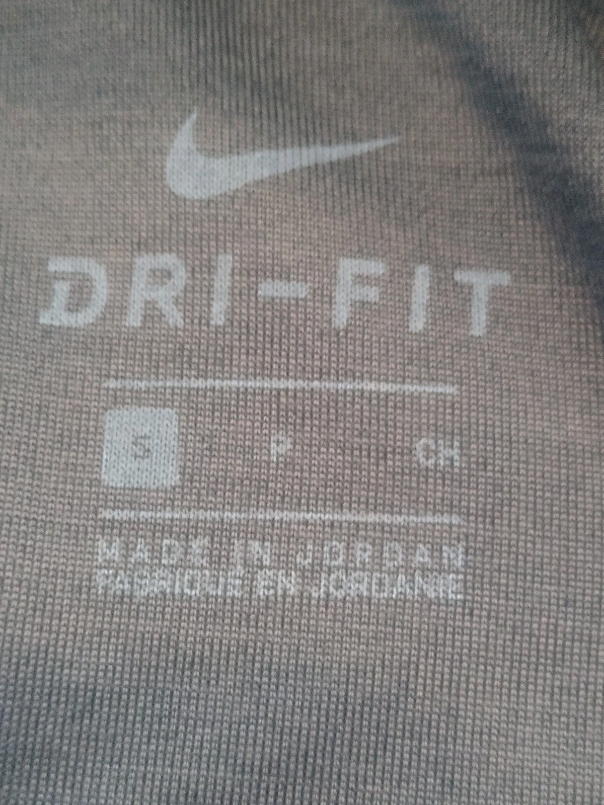 Nike Element Men's Dri-FIT Quarter Zip Running Top Color Grey, Size Small gallery