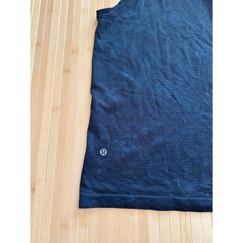Lululemon Barrys Metal Vent Tech Muscle Tank Mens XL Navy Blue Camo Sleeveless gallery