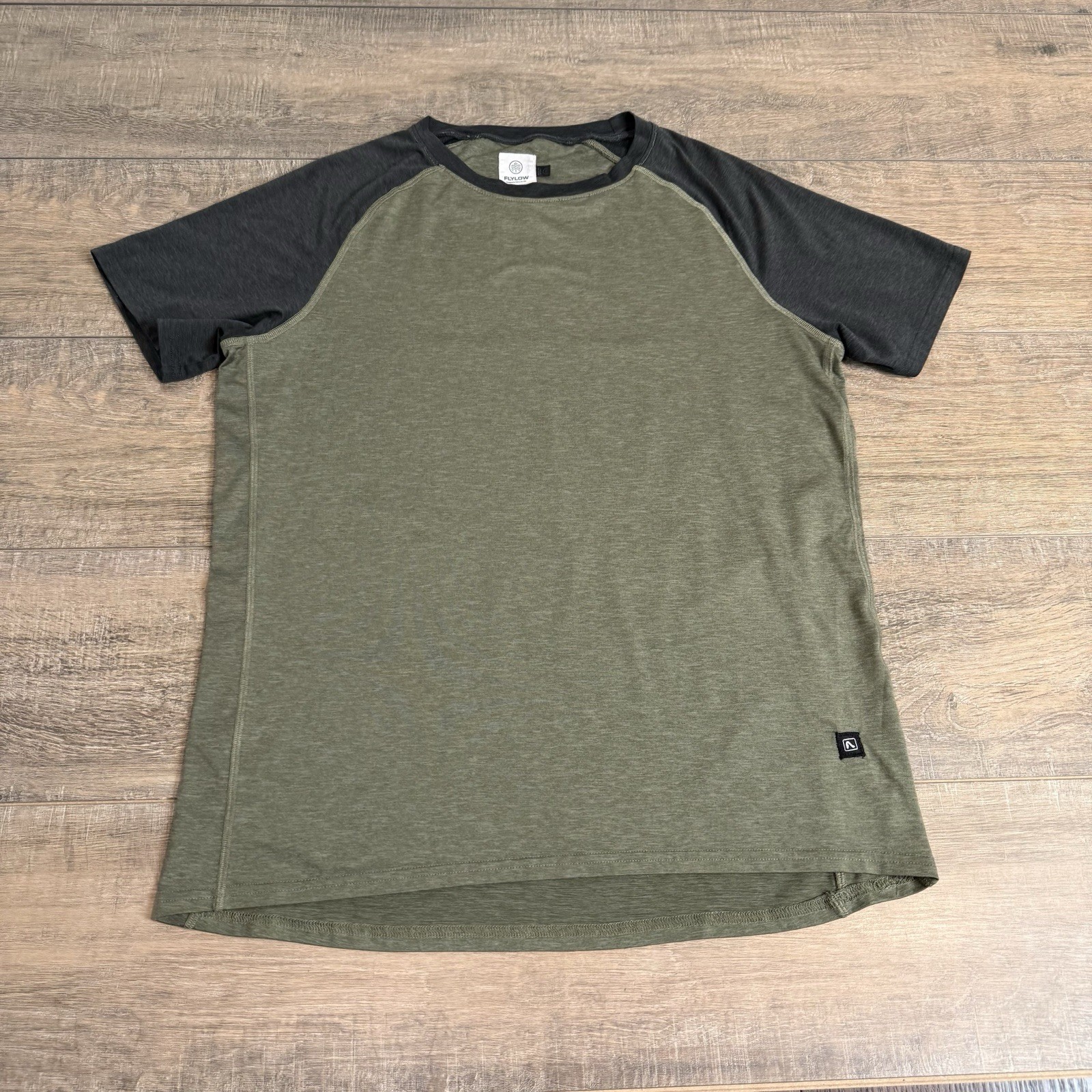 Flylow Mens Athletic T-Shirt Medium 2-Tone Green Gray 94% Polyester G1 gallery