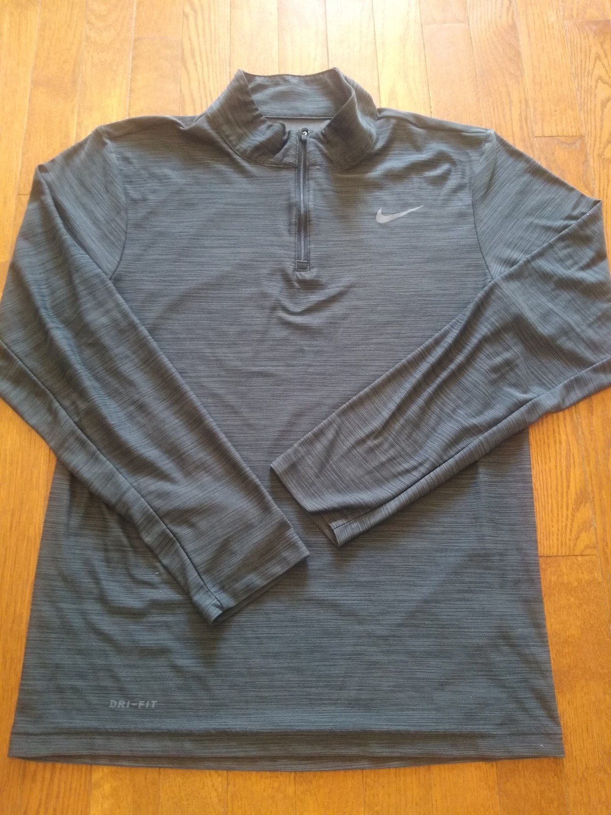 Nike Element Men's Dri-FIT Quarter Zip Running Top Color Grey, Size Small gallery