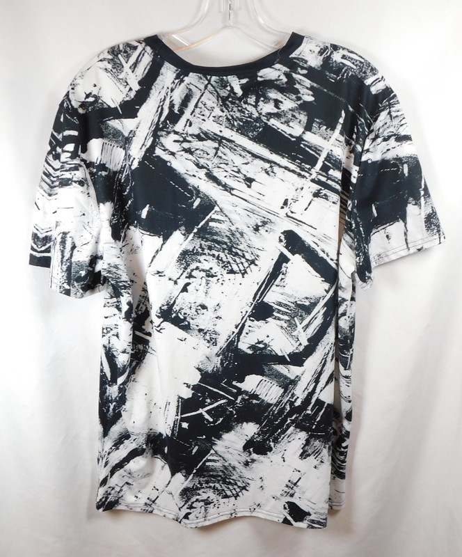 Men's Black & White Geo Design Pullover Top Size M gallery