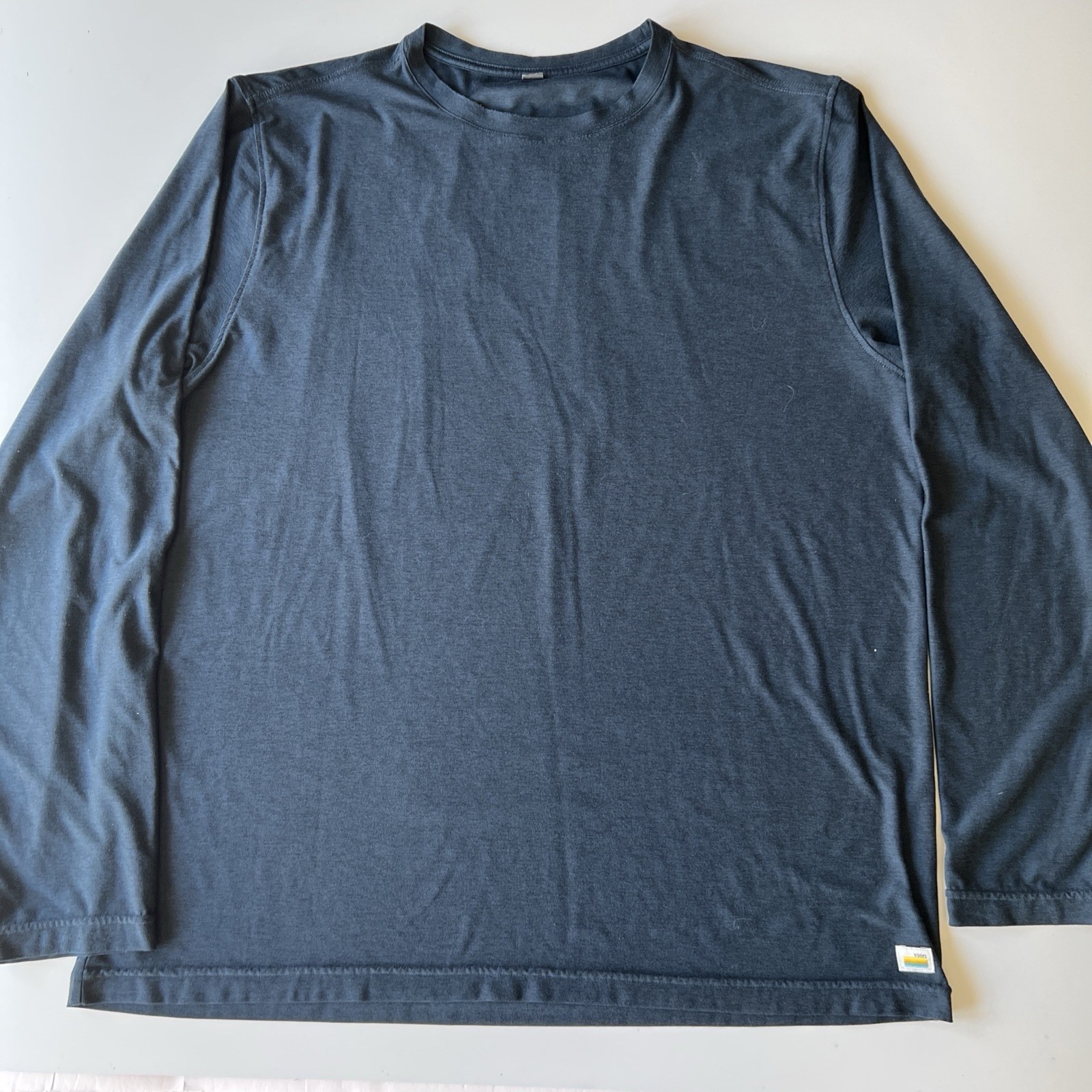 Vuori Strato Tech Tee Long Sleeve Men's XL Navy Blue Performance Soft gallery