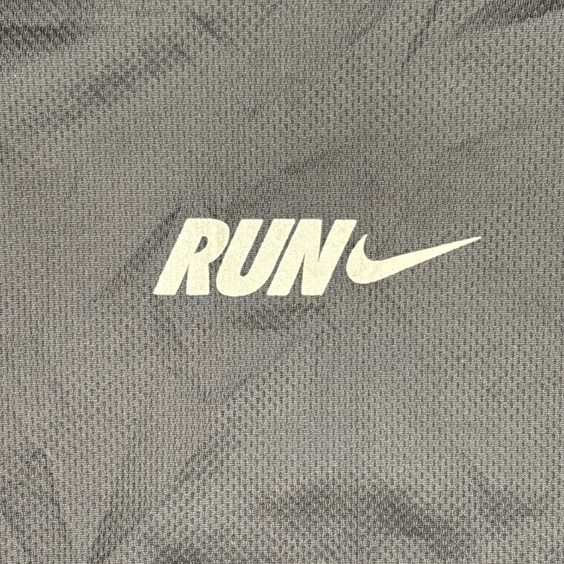 Nike Running Men's Size M Grey Long Sleeve Crew Neck Dry Fit gallery