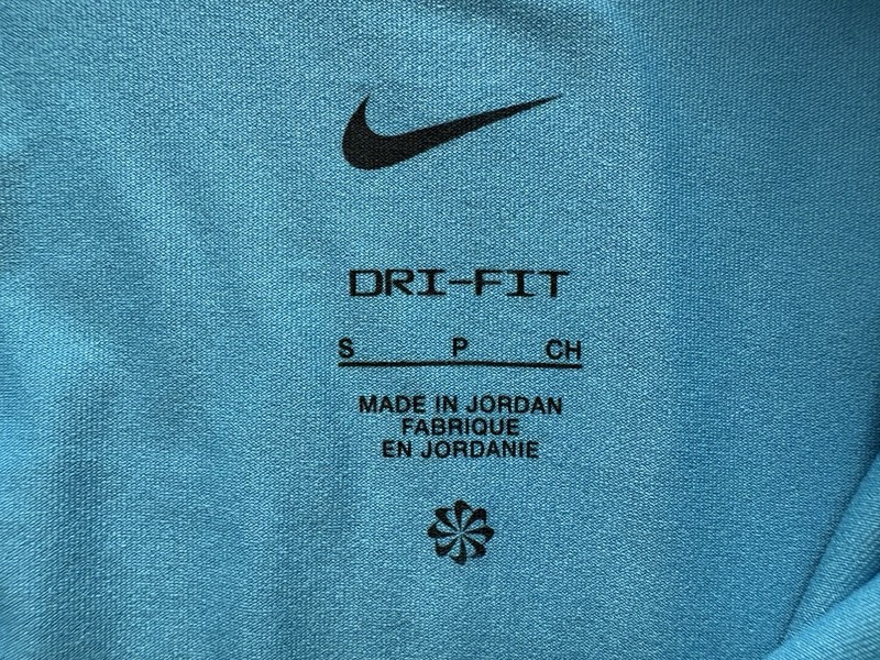 Nike Element Chicago Marathon 2025 1/4 Zip Top Blue Men’s Sz Small HQ4200-487 gallery