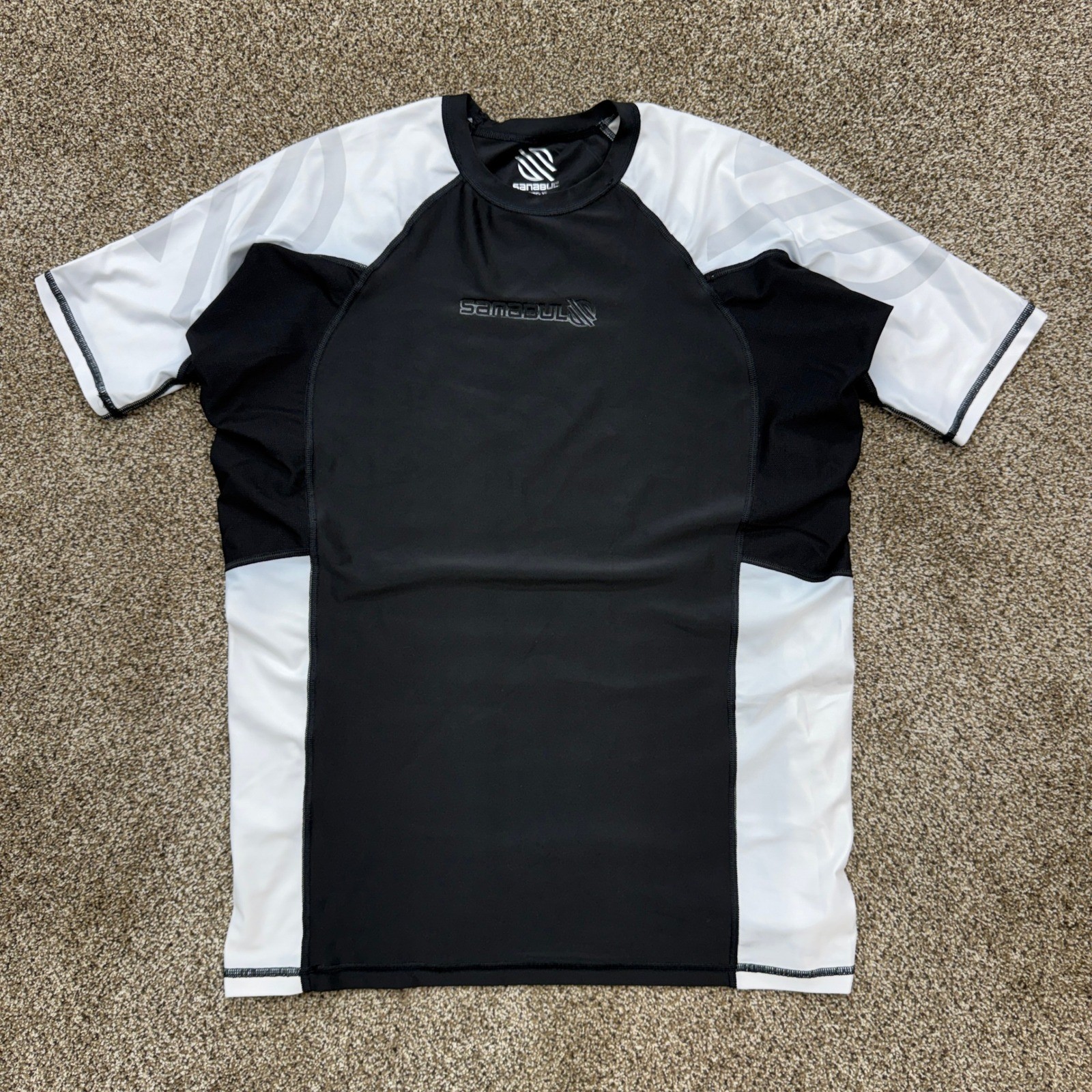 Sanabul Mens Essentials Short Sleeve Rash Guard Black White MMA BJJ Size XL gallery