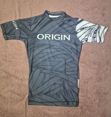 Origin Men’s Compression Top Stretch Graphic Print Gray/White XL SS Crew USA