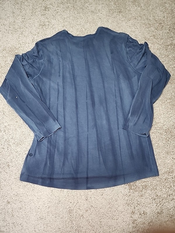 Lululemon 5 Year Basic Vertical Spray Dye Blue Long Sleeve Shirt Size Large gallery