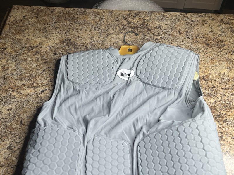NOS McDavid 787T Hex Padded Sleeveless Body Shirt 5-Pad X-Large NWT gallery