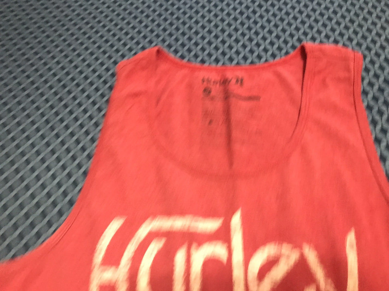 Hurley Tank Top Shirt Men Size M Red Sleeveless Logo Summer Beach Training gallery