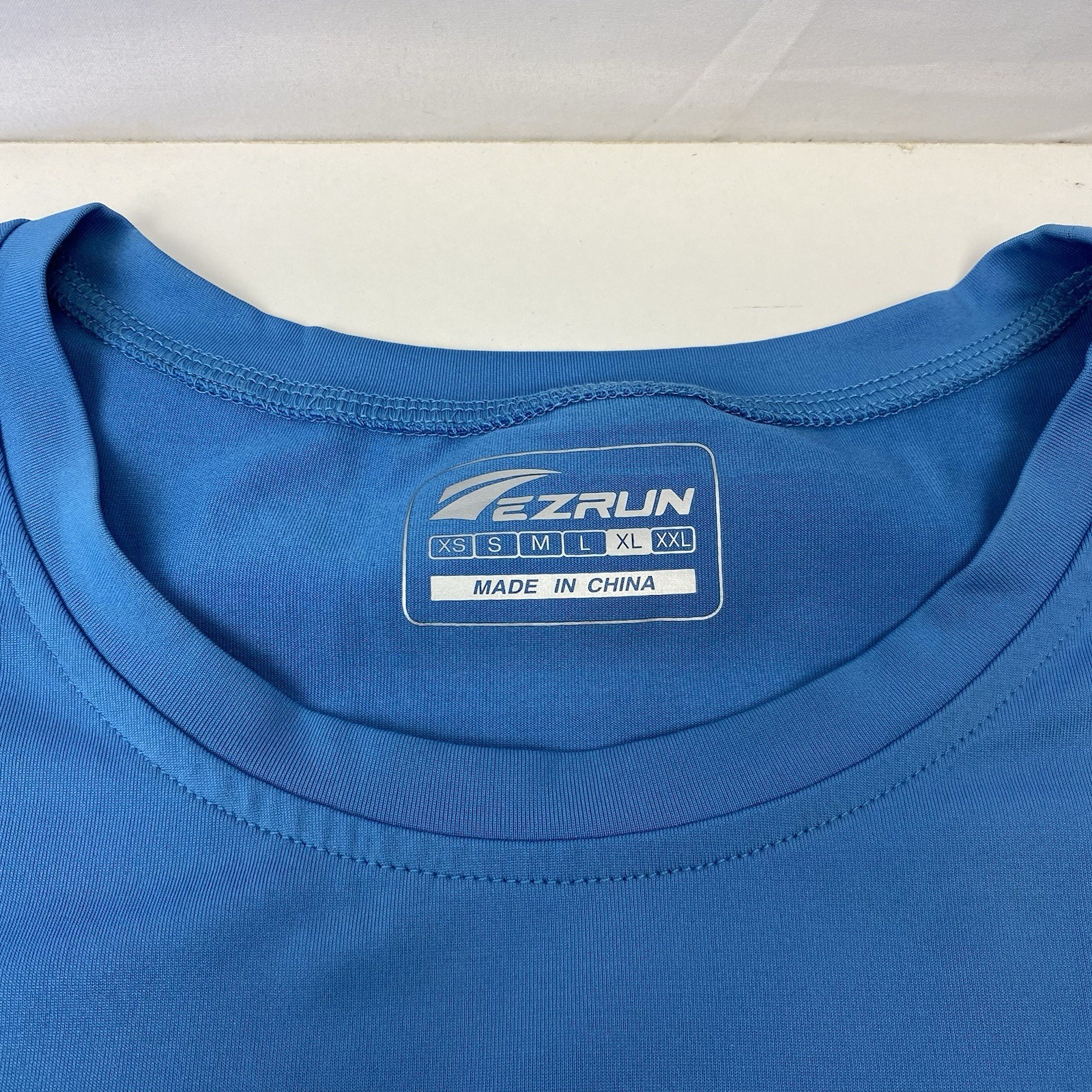 EZRUN Men’s XL Extra Large Sleeveless Solid Blue Crew Neck Athletic Shirt gallery