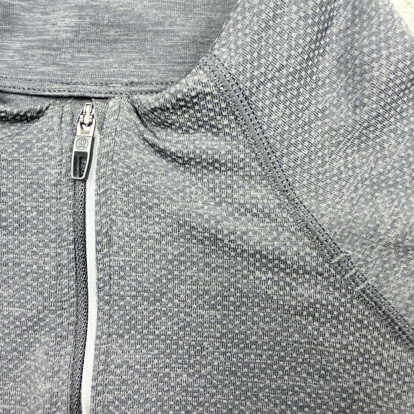 Lululemon Metal Vent Tech 1/2 Zip 2.0 Deep Coal / Black Men's Medium M Stretch gallery