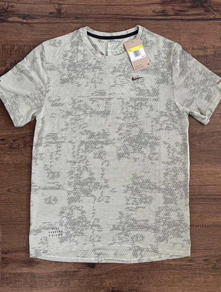 Nike Dri Fit ADV Short Sleeve Running Top ‘Green Black’ (size mens S) gallery