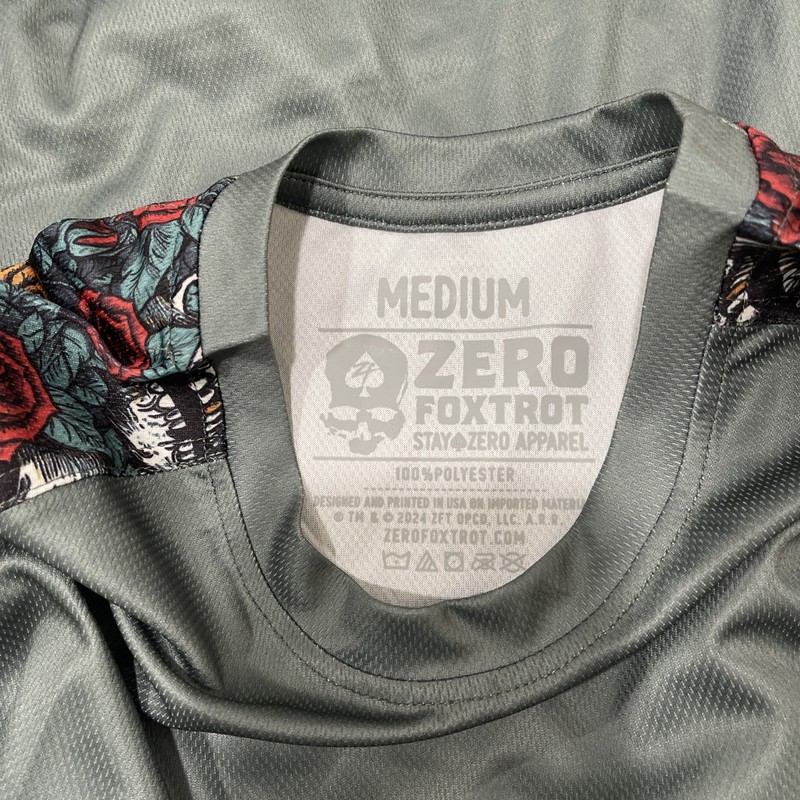 Zero Foxtrot Lightweight Long Sleeve Zip Pocket T-Shirt Green M gallery