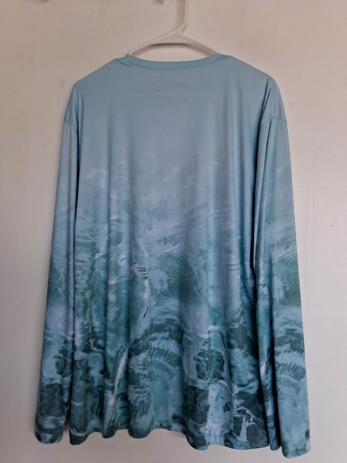 Reel Life 2XL performance shirt in light blue and green. Excellent condition gallery