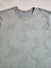 Lululemon Shirt Men Size M Gray Short Sleeve Activewear Performance Slim Fit Tee