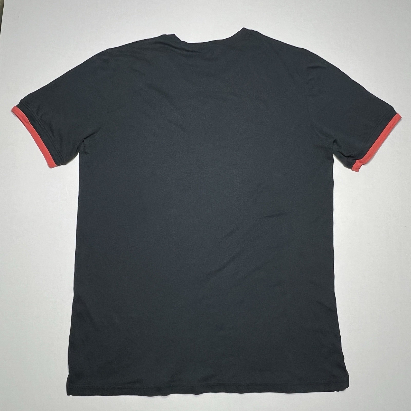 Men's Under Armour Heat Gear Performance Apparel T-Shirt Black~Red Size Large gallery