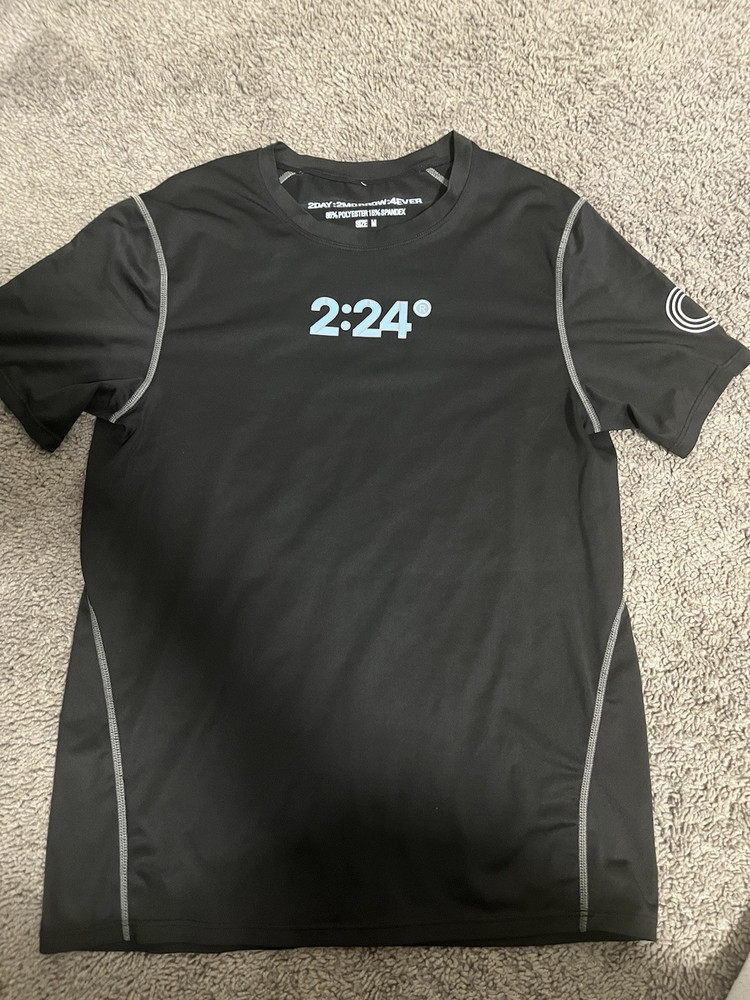 2DAY:2MORROW:4EVER 2:24 Logo Men’s Black Athletic Stretch Tee Crew M