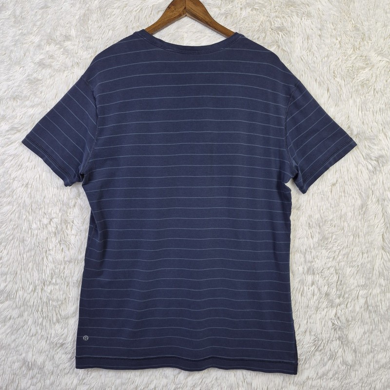 Lululemon 5 Year Basic T Vitasea Fabric Size XL Striped Navy Athleisure gallery