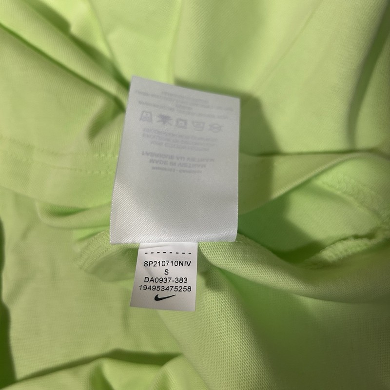 Nike Men’s World Tour Liquid Lime T-Shirt DA0937-383 Men’s Size Small Never Worn gallery