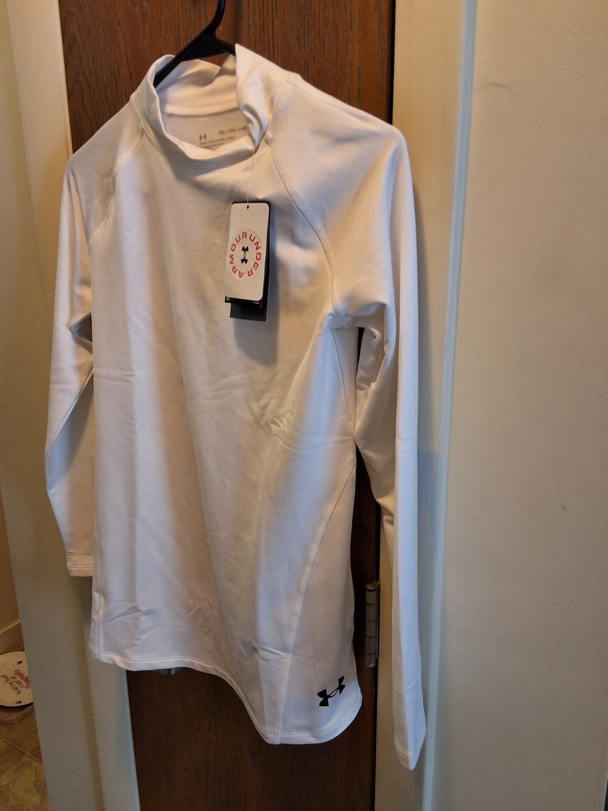 Under Armour Cold Gear Mock Neck Long Sleeve White Girls SzYXL. gallery
