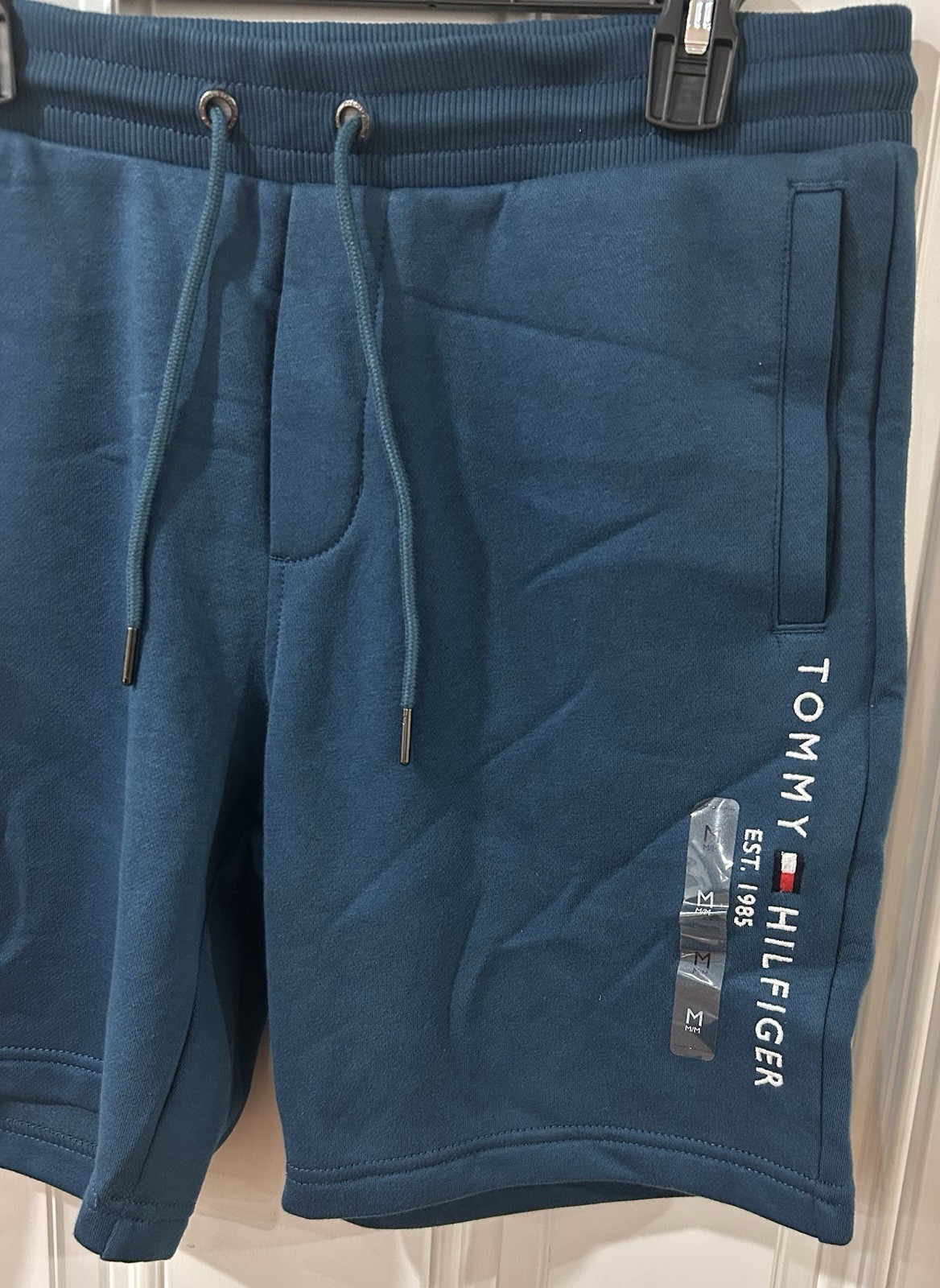 Tommy Hilfiger Men's Embroidered Logo Sweat Shorts Green Size Medium gallery