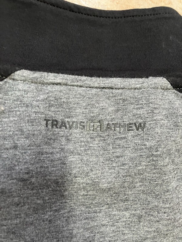 Travis Matthew 1/4 Zip Performance Pullover Black Gray Men’s L Golf Pockets gallery