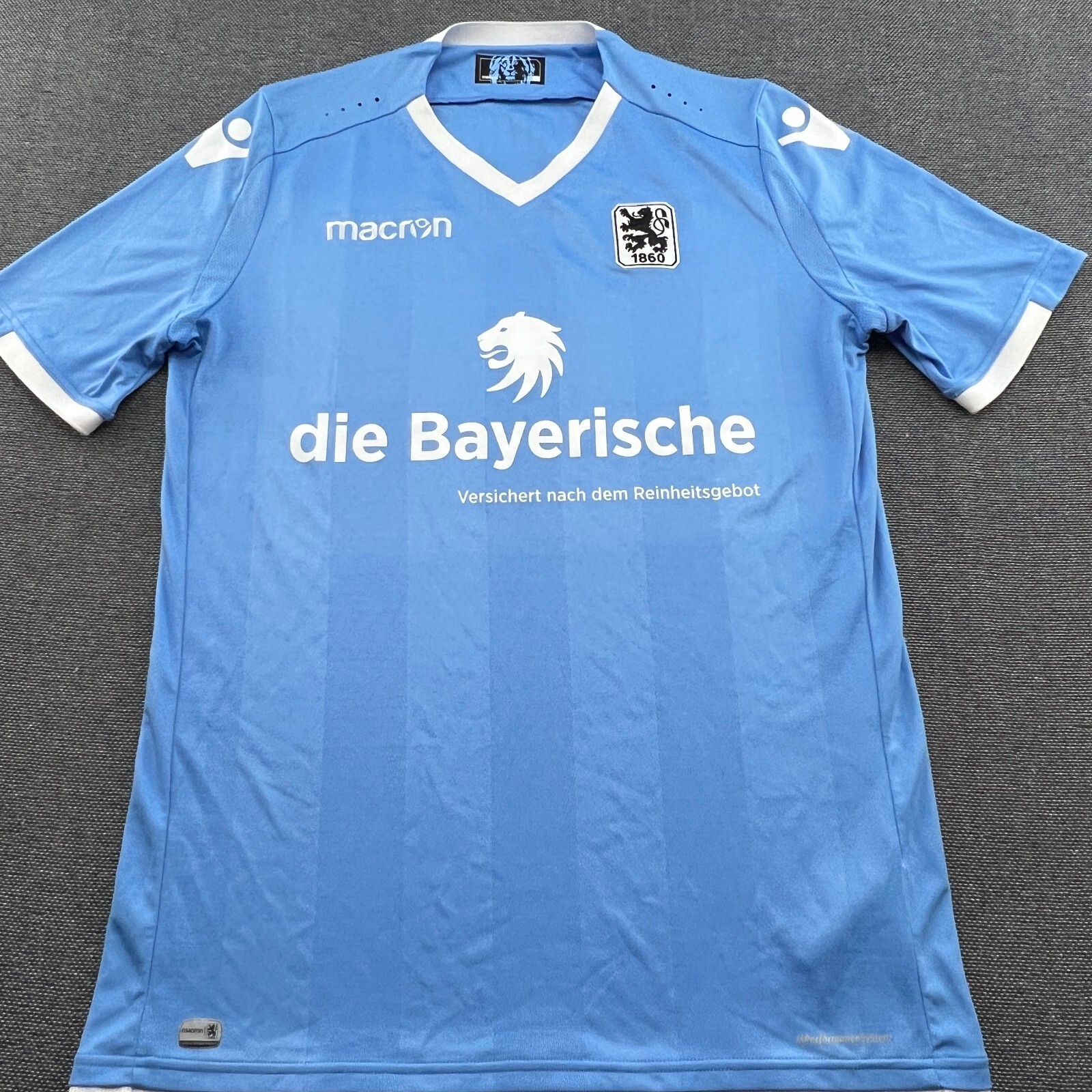 1860 Munich 2017 2018 Home Mens Football Jersey 2XL Adult Macron Adult Shirt gallery