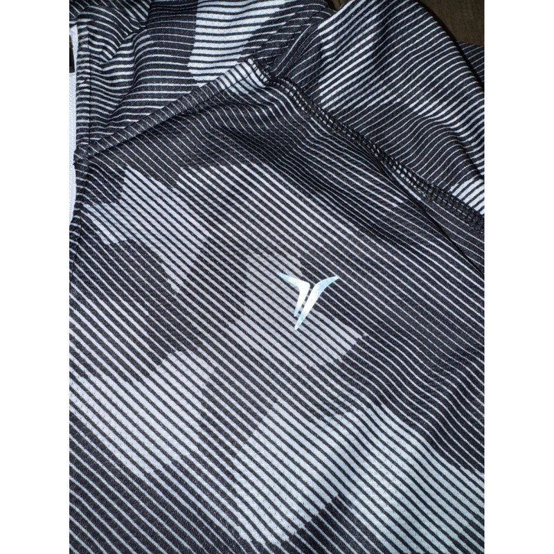 Old Navy Active XXL Pullover Black Gray Geometric Lightweight Top Mens gallery