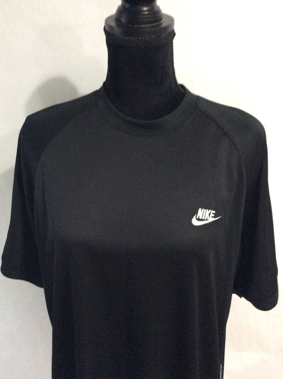 Nike Mens Size L 100% Polyester S/S Athletic Shirt Black/w White Stripe gallery