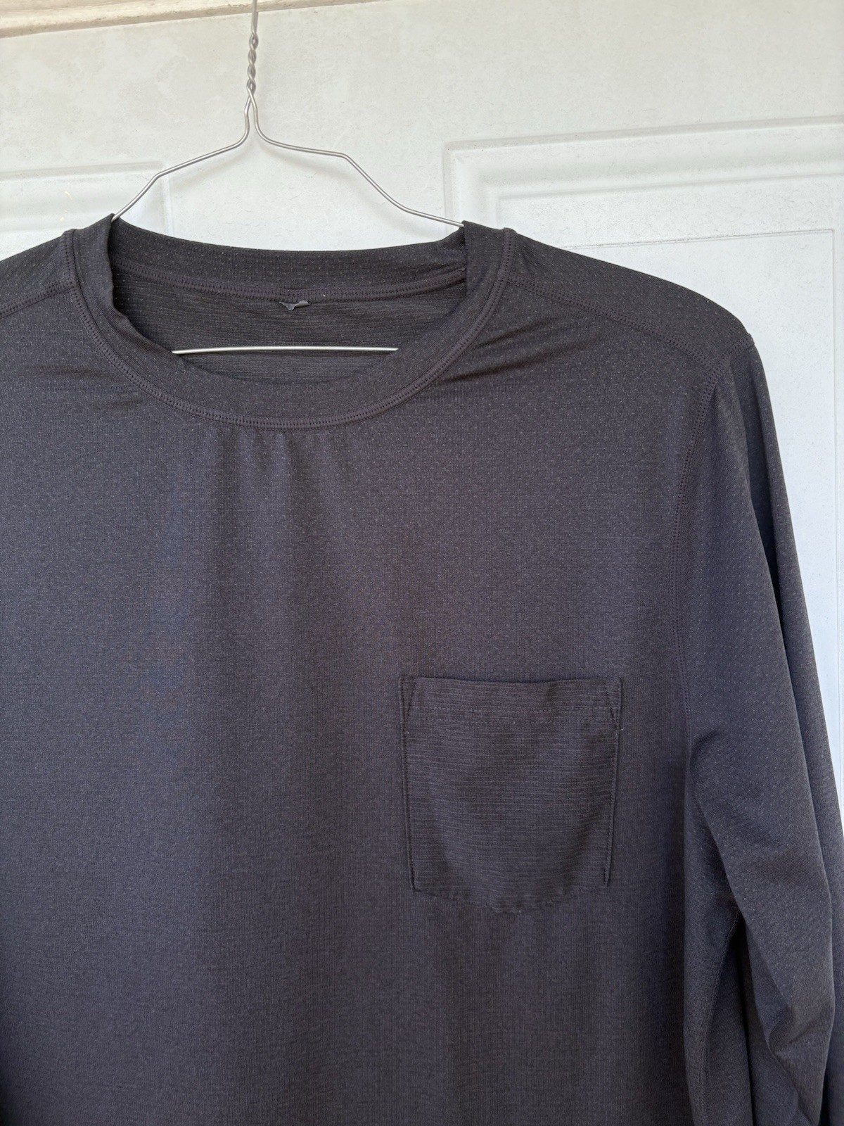 Vuori Long Sleeve Current Tech Tee in Men’s Black Size Medium gallery