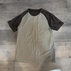 Lululemon Men’s Medium T-Shirt Beige And Gray
